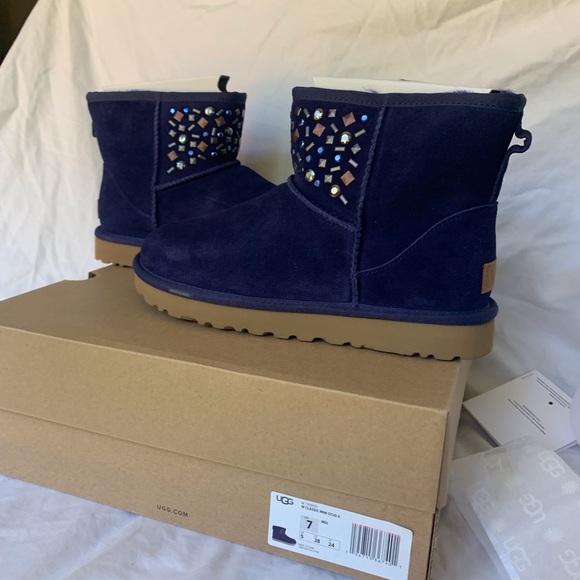Ugg Classic Mini Stud Medallion Boots - Picture 5 of 8